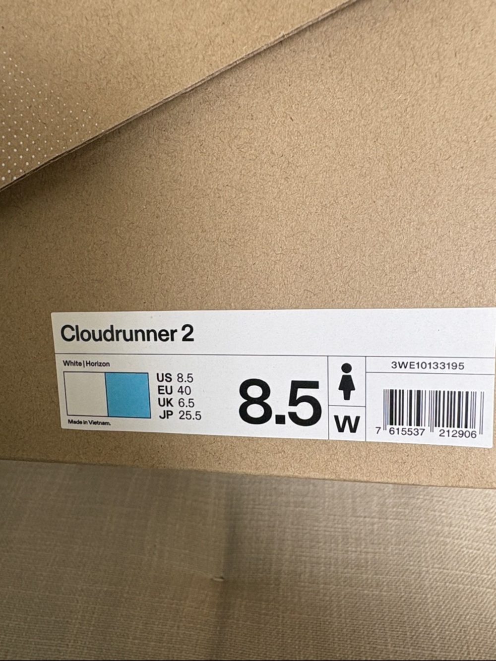 NWT-On cloud cloudrunner 2 White sz8.5 - Picture 5 of 5